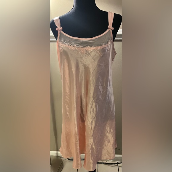 Morgan Taylor Coral/Pink Robe and Night Gown - Picture 2 of 11